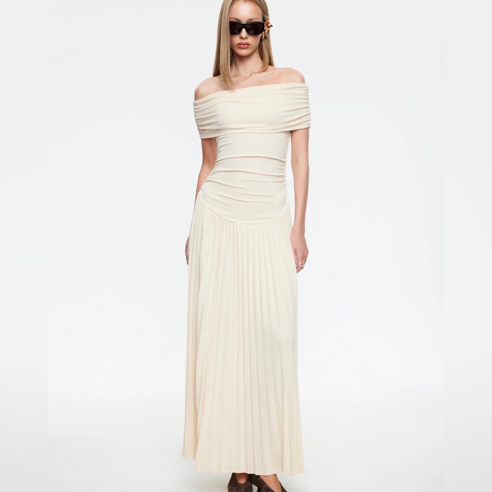 NWT Lioness Field of Dreams Maxi Dress Off Shoulder Oatmeal